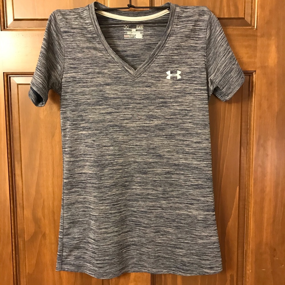 Women’s small Under Armour Heat Gear v neck